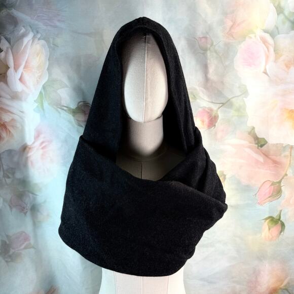 NWOT Avontuur Handmade In Lithuania Charcoal Wool Long Hooded Scarf - Picture 1 of 5